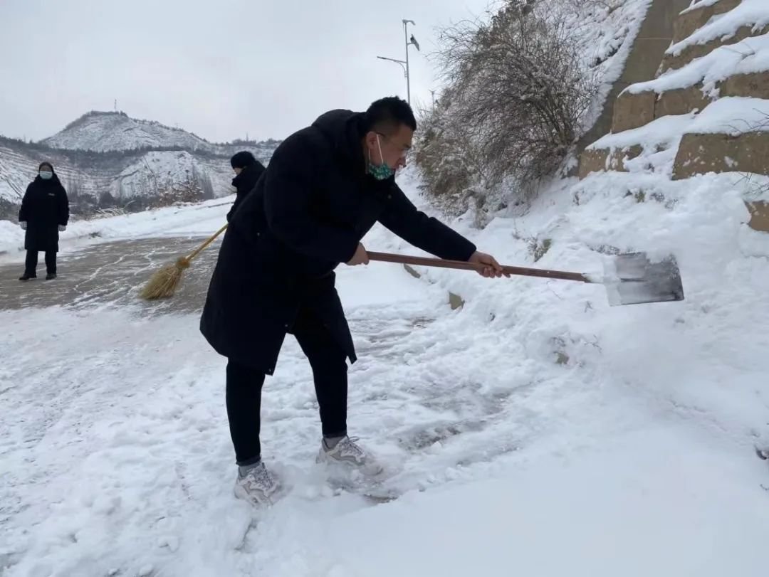 新春佳节的温暖守护 | CC网投以行动书写责任，拾金不昧照亮人心